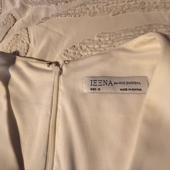 White flowy blouse - Picture 3 of 4